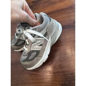 New Balance 990 V6 Grey Toddlers Sz 8.5 Extra Wide